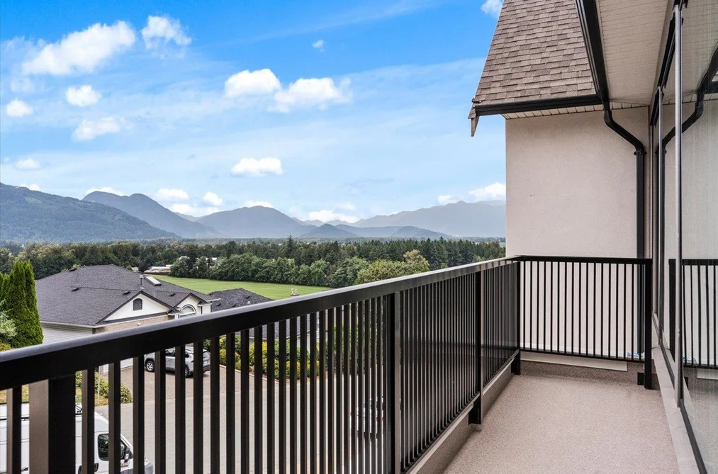 47388 CHARTWELL DRIVE, Chilliwack, BC — Residential for Sale — Photo 13 of 40