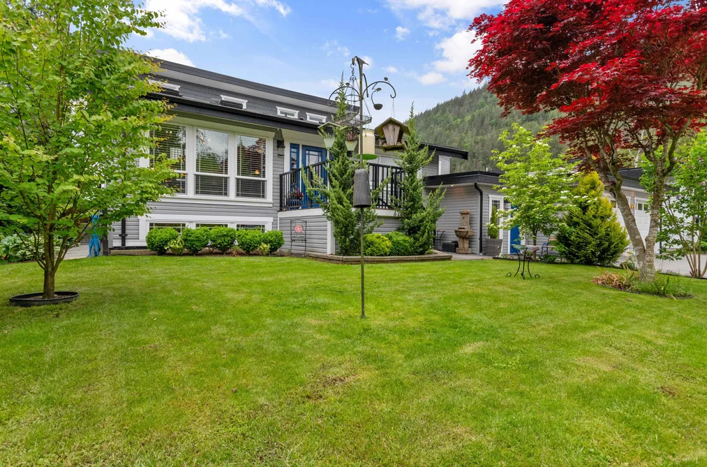 474 ALDER AVENUE, Harrison Hot Springs BC V0M 1K0, Harrison Hot Springs BC — Residential for Sale - Photo 2