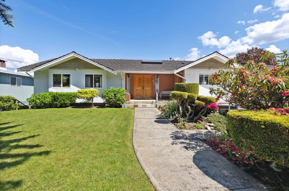 House for sale at 474 Fairway Drive North Vancouver British Columbia - MLS: R3127709
