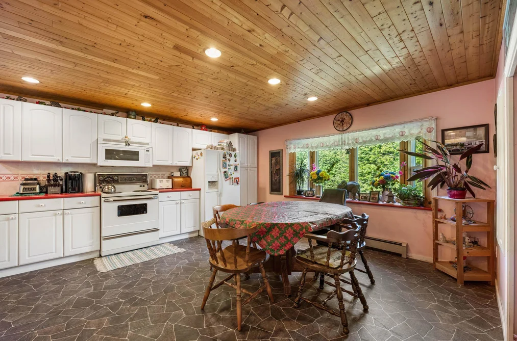 47400 Extrom Road, Chilliwack, BC - MLS: R3162638 - Photo 11 47400 Extrom Road, Chilliwack, BC - MLS: R3162638 - Photo 11