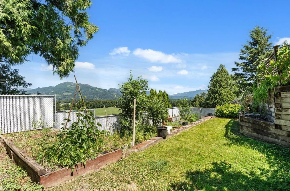 47465 SWALLOW CRESCENT, Chilliwack, BC — Residential for Sale — Photo 34 of 40