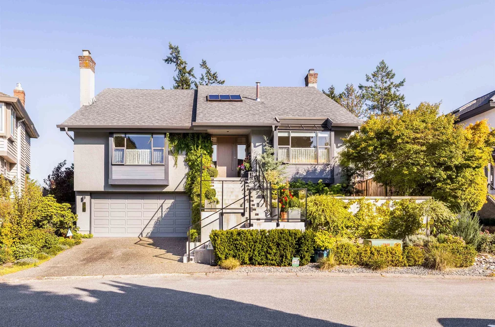 House for sale at 4772 Meadfeild Court West Vancouver British Columbia - MLS: R3163758