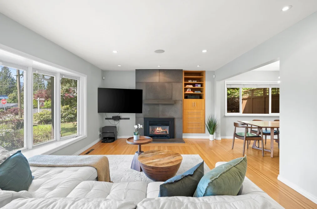 4792 CEDARCREST AVENUE, North Vancouver BC V7R 3R3, North Vancouver BC — Residential for Sale - Photo 2