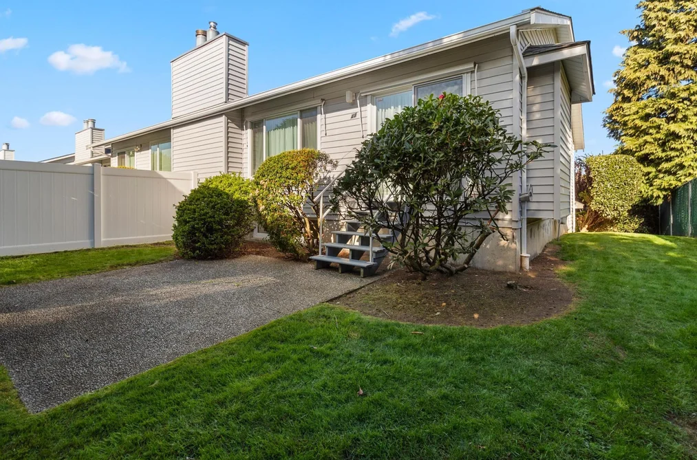 48 2989 TRAFALGAR STREET, Abbotsford BC V2S 7X9, Abbotsford BC — Residential for Sale - Photo 3