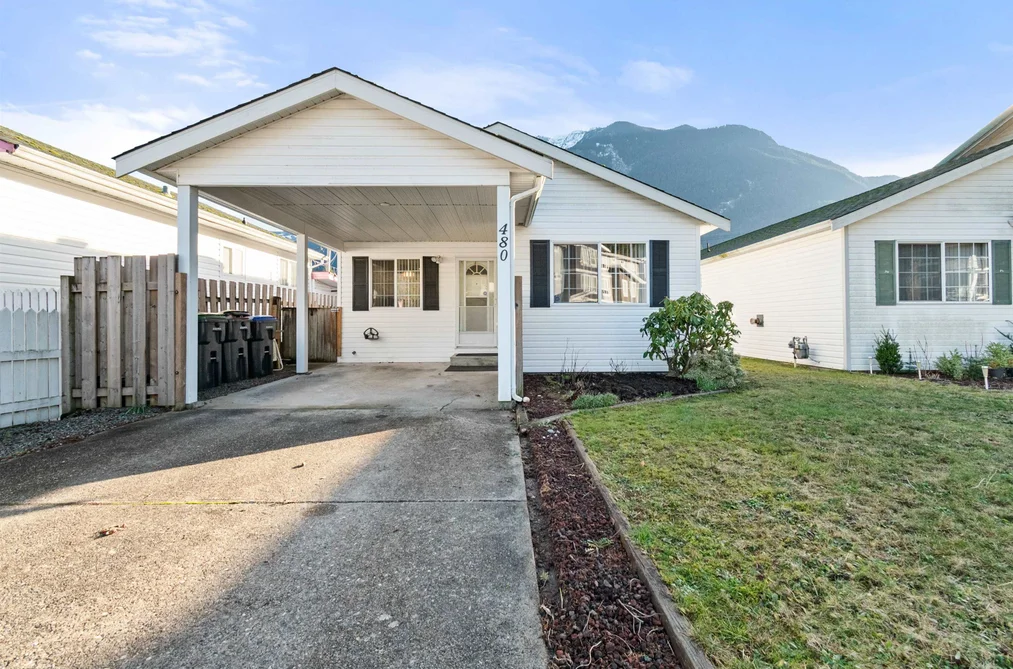 House for sale at 480 Coquihalla Street Hope British Columbia - MLS: R3084576