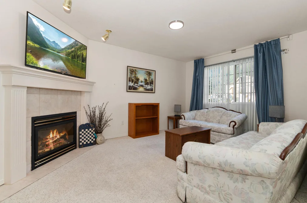 480 COQUIHALLA STREET, Hope BC V0X 1L0, Hope BC — Residential for Sale - Photo 2