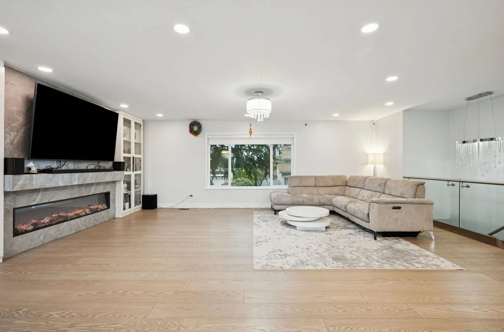 4811 LANCELOT DRIVE, Richmond BC V7C 4S4, Richmond BC — Residential for Sale - Photo 2