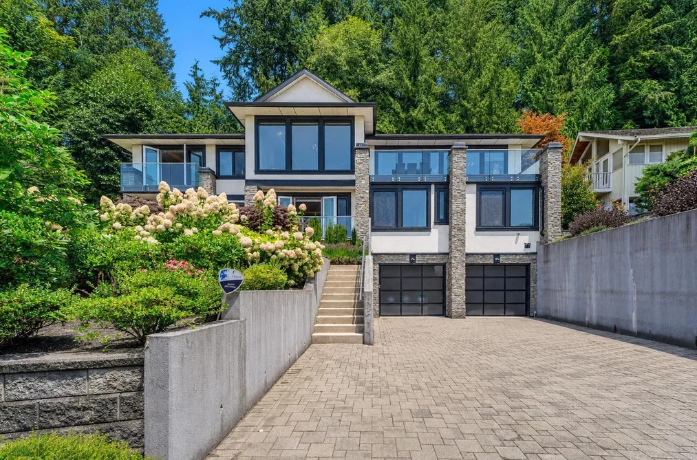 House for sale at 4816 Skyline Drive North Vancouver British Columbia - MLS: R3160197