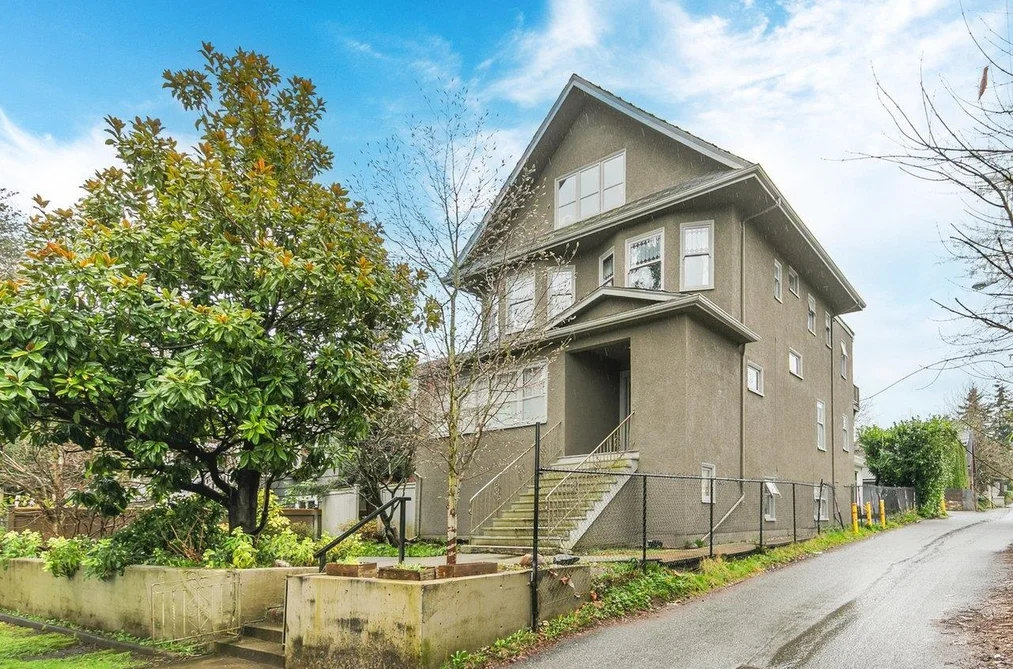 House for sale at 482 W 17th Avenue Vancouver British Columbia - MLS: R3076544