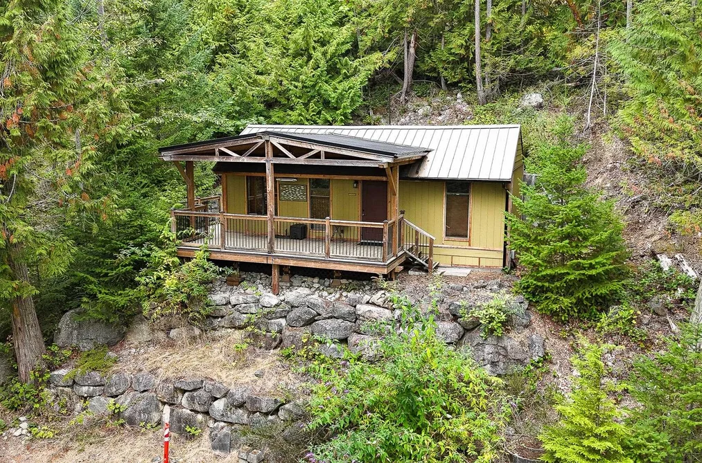 House for sale at 4825 Sinclair Bay Road Pender Harbour British Columbia - MLS: R3097022