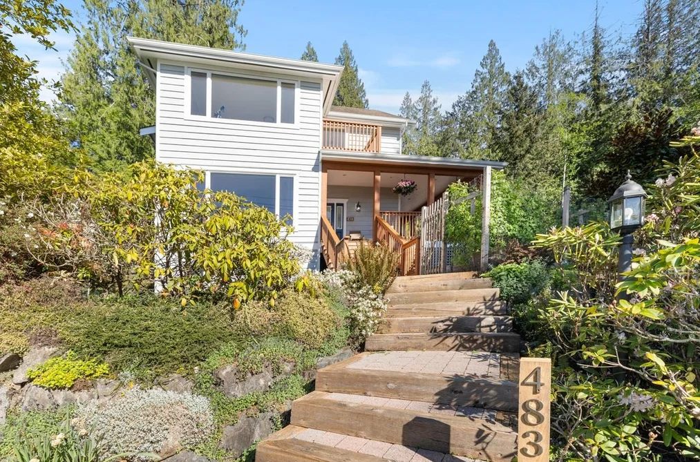 House for sale at 483 Braewood Place Bowen Island British Columbia - MLS: R3120666