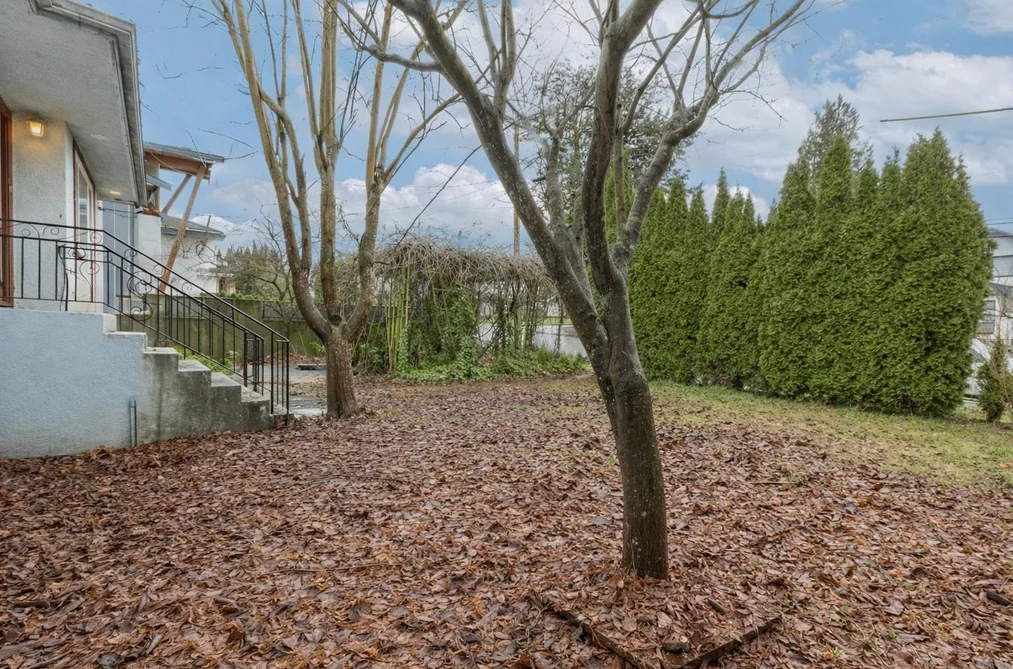 4856 SMITH AVENUE, Burnaby BC V5G 2W4, Burnaby BC — Residential for Sale - Photo 2