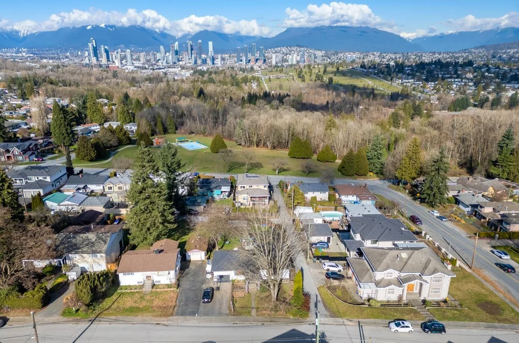 4857 BUXTON STREET, Burnaby BC V5H 1J2, Burnaby BC — Residential for Sale - Photo 2