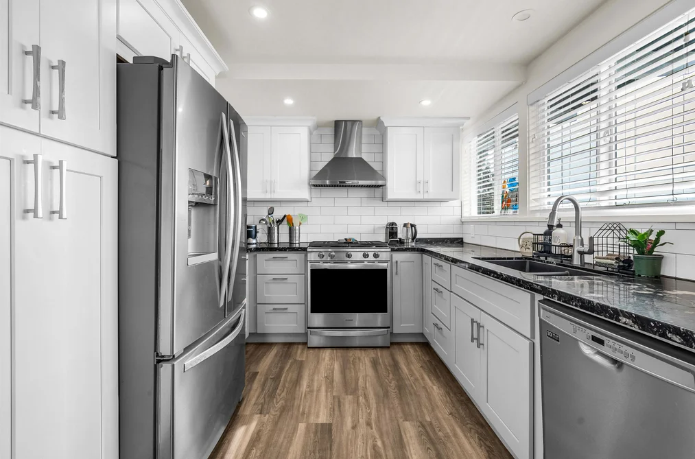 4862 OXFORD STREET, Burnaby BC V5C 1E8, Burnaby BC — Residential for Sale - Photo 3