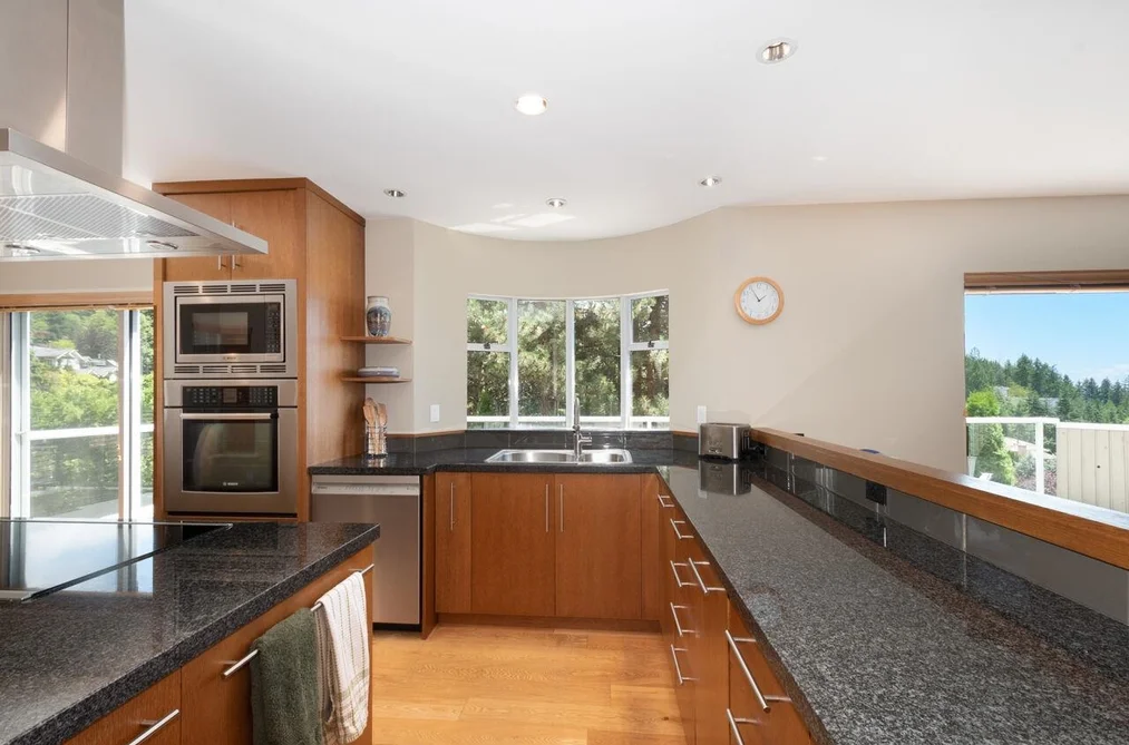 4895 NORTHWOOD DRIVE, West Vancouver, BC — Residential for Sale — Photo 4 of 36