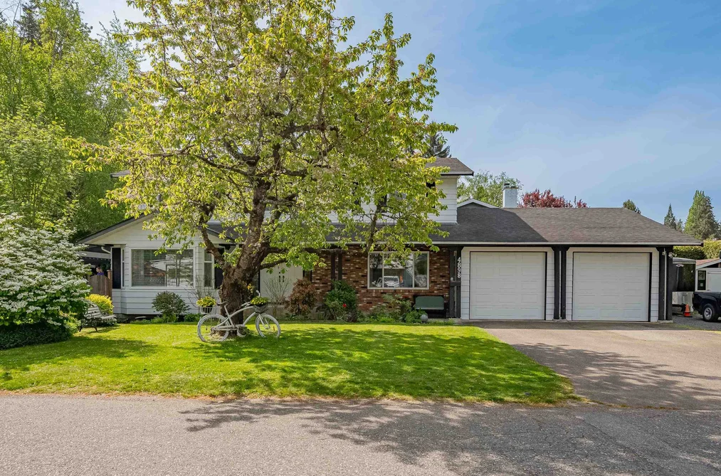 4898 205A STREET, Langley BC V3A 5R1, Langley BC — Residential for Sale - Photo 2