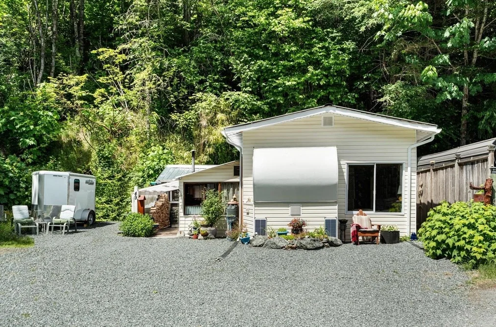 Property for sale at 49 1650 Columbia Valley Road Columbia Valley British Columbia - MLS: R3131248