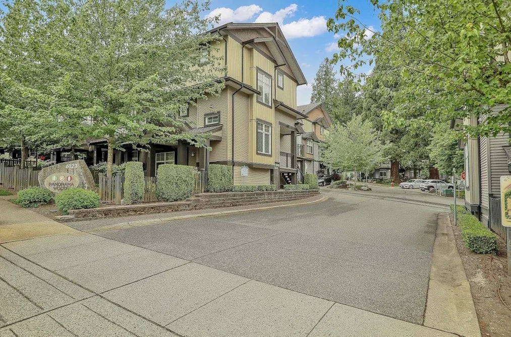 49 6123 138 STREET, Surrey BC V3X 1E8, Surrey BC — Residential for Sale - Photo 2