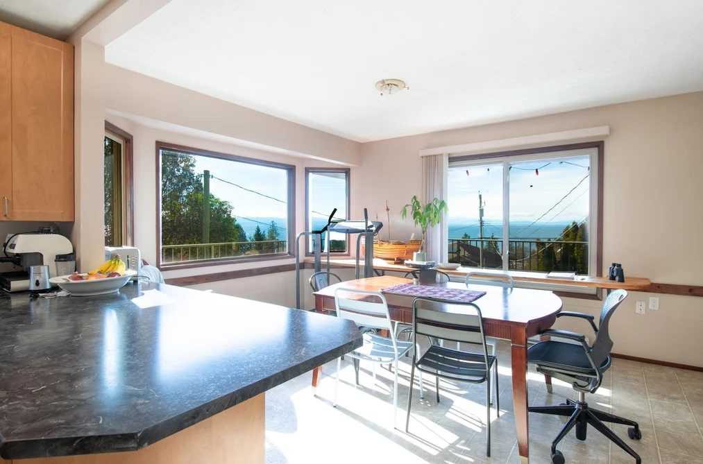 4902 LAUREL AVENUE, Sechelt BC V7Z 0B7, Sechelt BC — Residential for Sale - Photo 6
