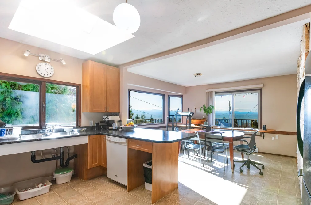 4902 LAUREL AVENUE, Sechelt BC V7Z 0B7, Sechelt BC — Residential for Sale - Photo 7