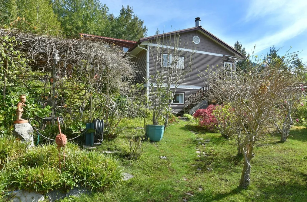 House for sale at 4906 Sinclair Bay Road Garden Bay British Columbia - MLS: R3115244