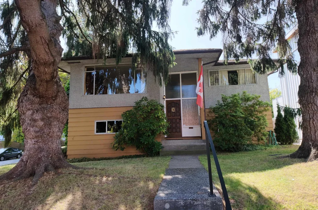 House for sale at 492 Aubrey Place Vancouver British Columbia - MLS: R3164894
