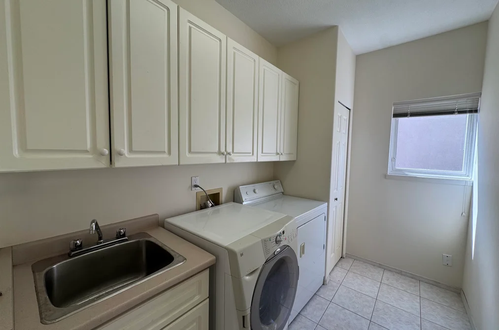 4920 SARDIS CRESCENT, Burnaby BC V5H 3K3, Burnaby BC — Residential for Sale — Photo 10 of 40