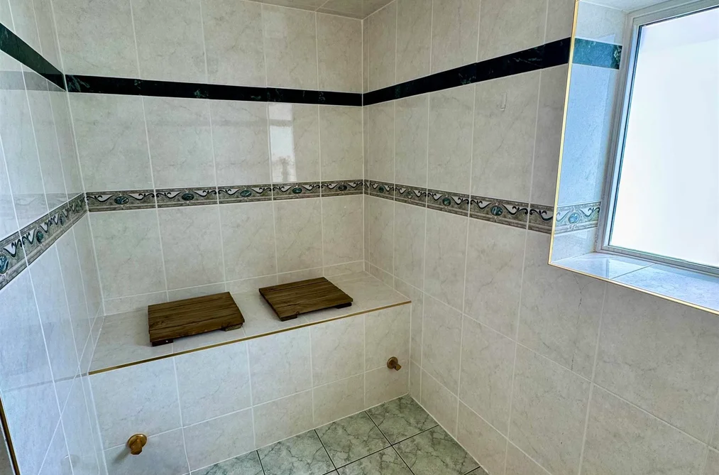 4920 SARDIS CRESCENT, Burnaby BC V5H 3K3, Burnaby BC — Residential for Sale — Photo 35 of 40