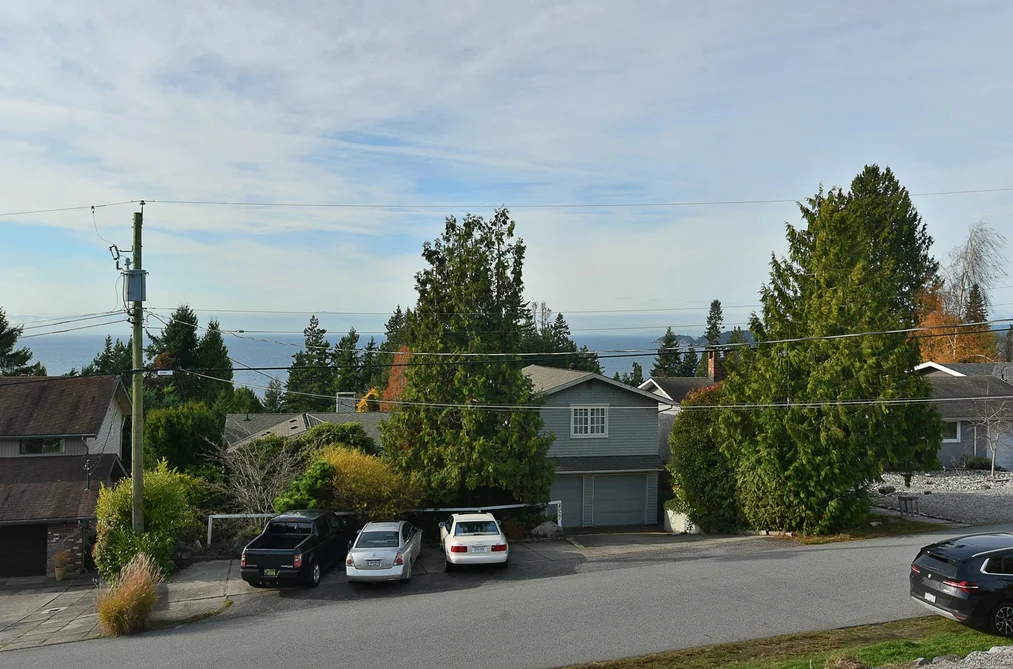 4926 LAUREL AVENUE, Sechelt BC V7Z 0B7, Sechelt BC — Residential for Sale - Photo 6