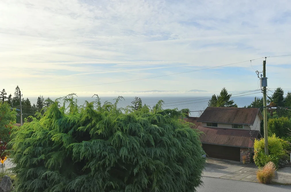 4926 LAUREL AVENUE, Sechelt BC V7Z 0B7, Sechelt BC — Residential for Sale - Photo 7