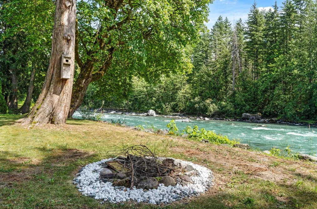 49322 NEVILLE ROAD, Sardis - Chwk River Valley BC V4Z 1C3, Sardis - Chwk River Valley BC — Residential for Sale — Photo 2 of 31