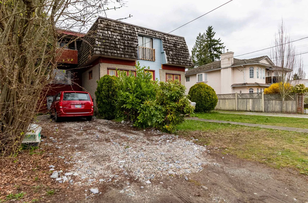 4939 SIDLEY STREET, Burnaby BC V5J 1T6, Burnaby BC — Residential Income for Sale - Photo 3