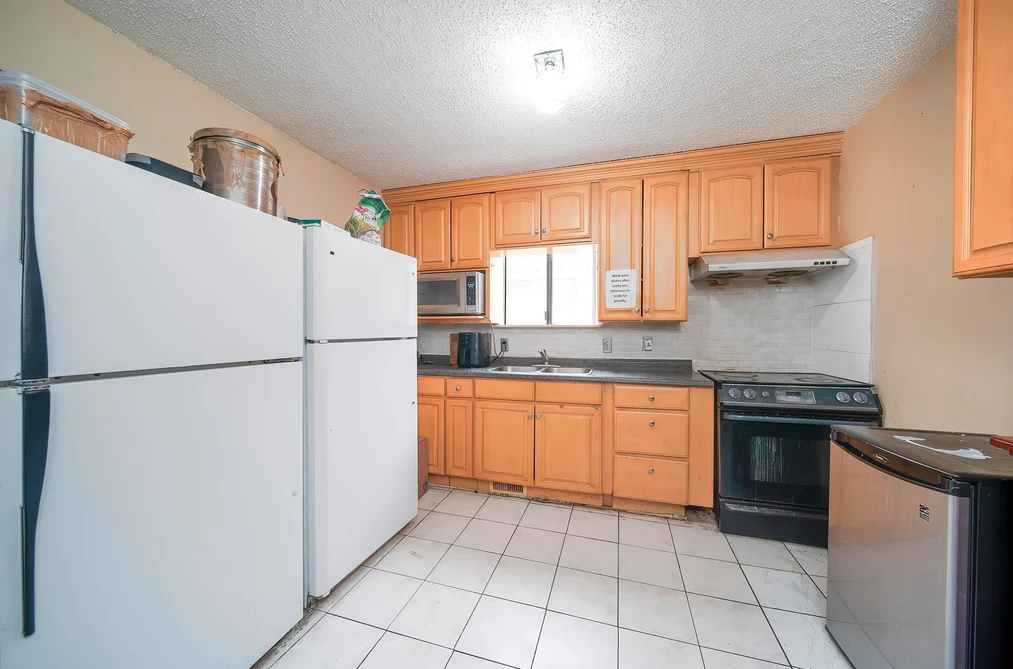 4940 KILLARNEY STREET, Vancouver BC V5R 3V7, Vancouver BC — Residential for Sale - Photo 2