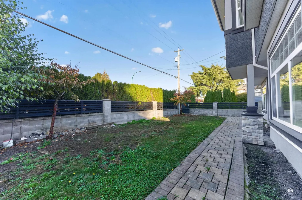 4940 Rumble Street, Burnaby, BC - MLS: R3180070 - Photo 4 4940 Rumble Street, Burnaby, BC - MLS: R3180070 - Photo 4