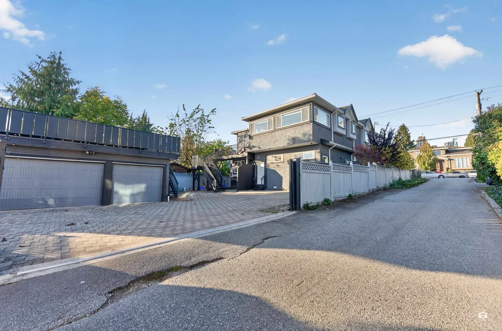 4940 Rumble Street, Burnaby, BC - MLS: R3180070 - Photo 5 4940 Rumble Street, Burnaby, BC - MLS: R3180070 - Photo 5