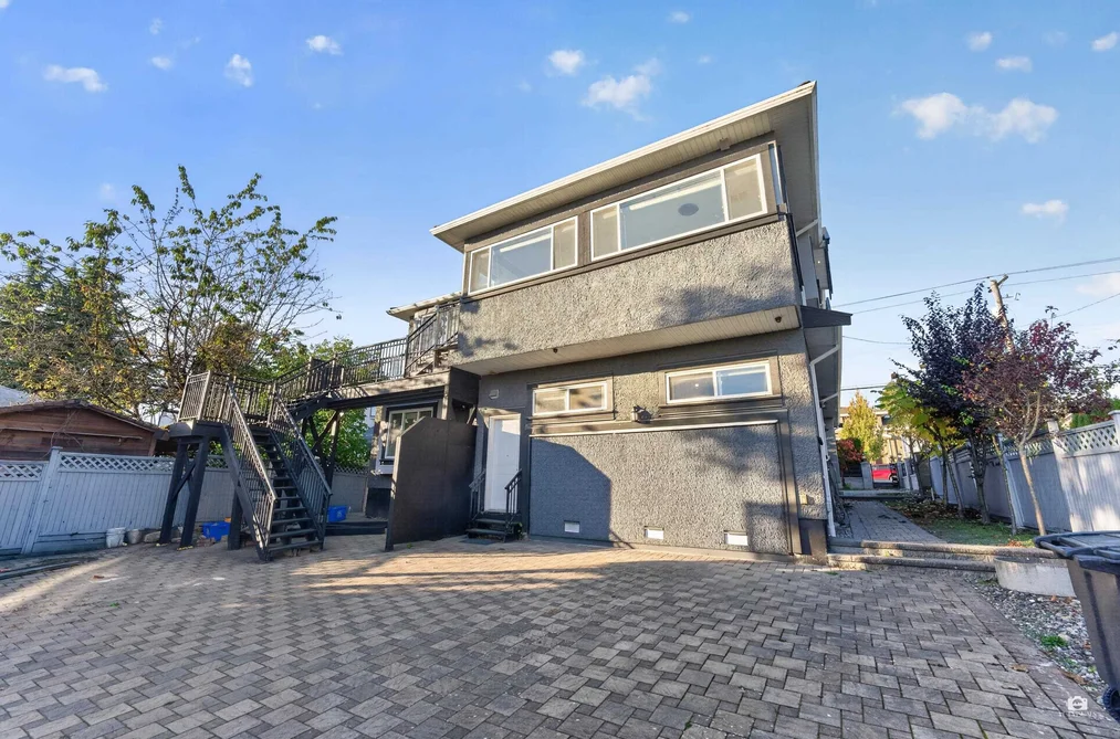 4940 Rumble Street, Burnaby, BC - MLS: R3180070 - Photo 9 4940 Rumble Street, Burnaby, BC - MLS: R3180070 - Photo 9