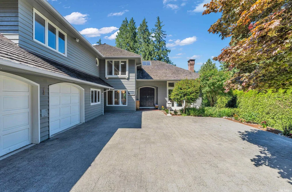 4941 WATER LANE, West Vancouver BC V7W 1K4, West Vancouver BC — Residential for Sale - Photo 2