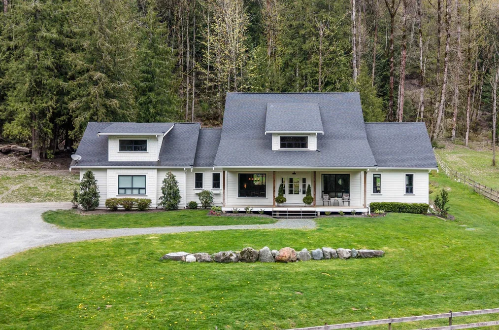 House for sale at 49439 Chilliwack Lake Road Chilliwack British Columbia - MLS: R3110668