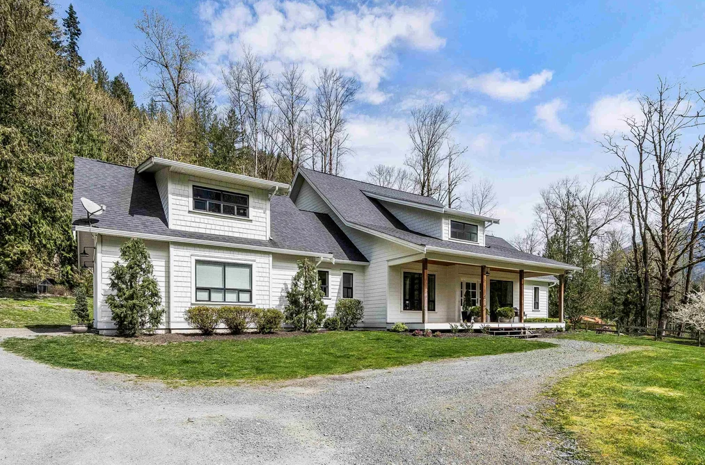 49439 CHILLIWACK LAKE ROAD, Chilliwack BC V4Z 1A6, Chilliwack BC — Residential for Sale - Photo 2