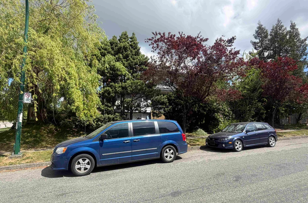 495 W 39TH AVENUE, Vancouver BC V5Y 2P8, Vancouver BC — Residential Income for Sale - Photo 2