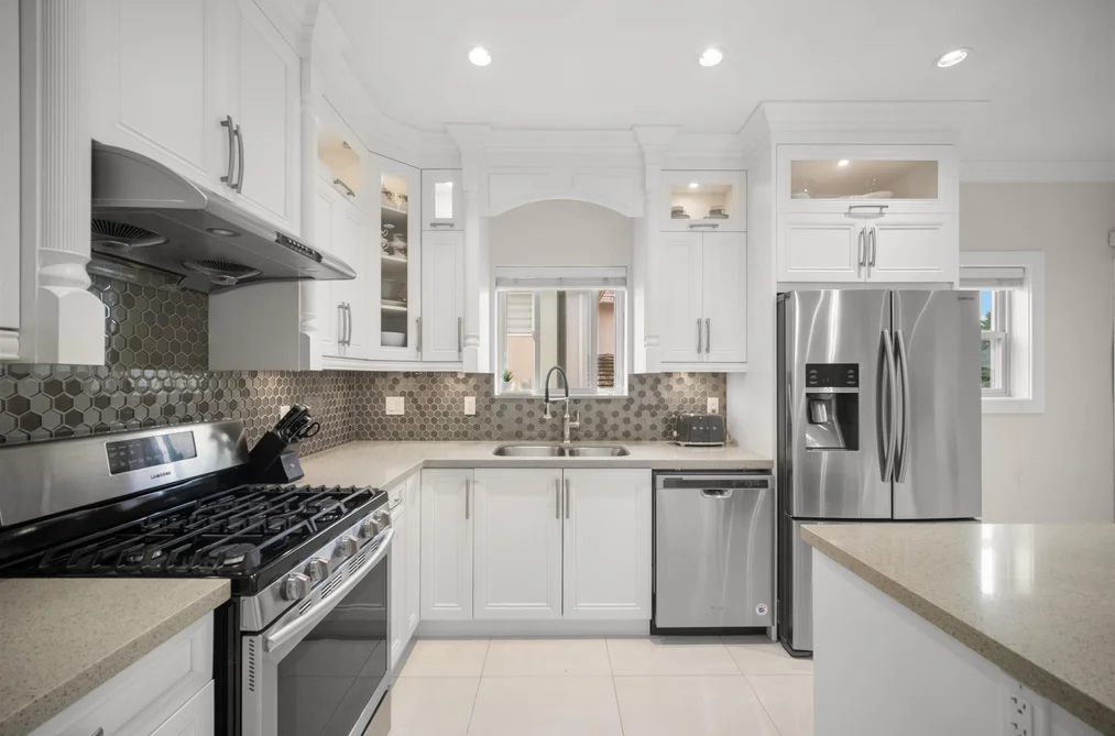 4986 INMAN AVENUE, Burnaby BC V5G 2Y6, Burnaby BC — Residential for Sale - Photo 2