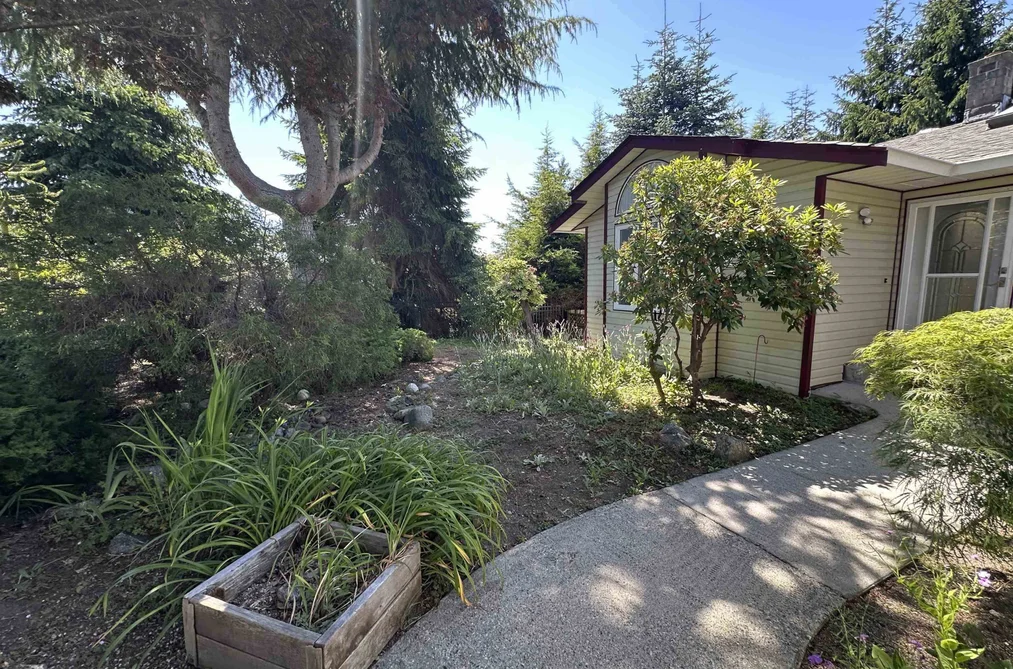 House for sale at 4987 Laurel Avenue Sechelt British Columbia - MLS: R3142392