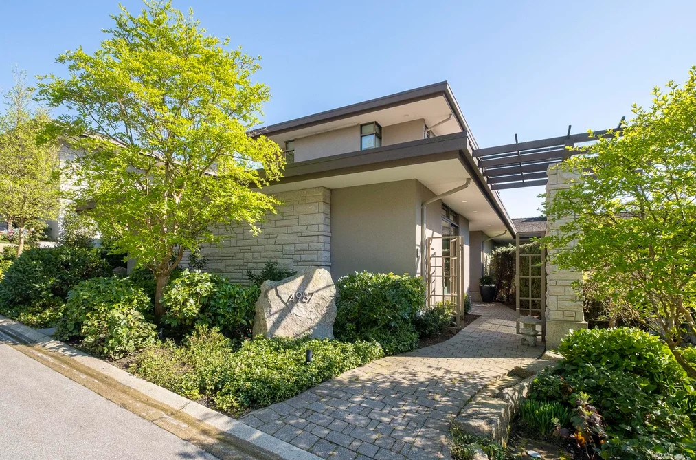 Half Duplex for sale at 4987 Meadfeild Wynd West Vancouver British Columbia - MLS: R3105008