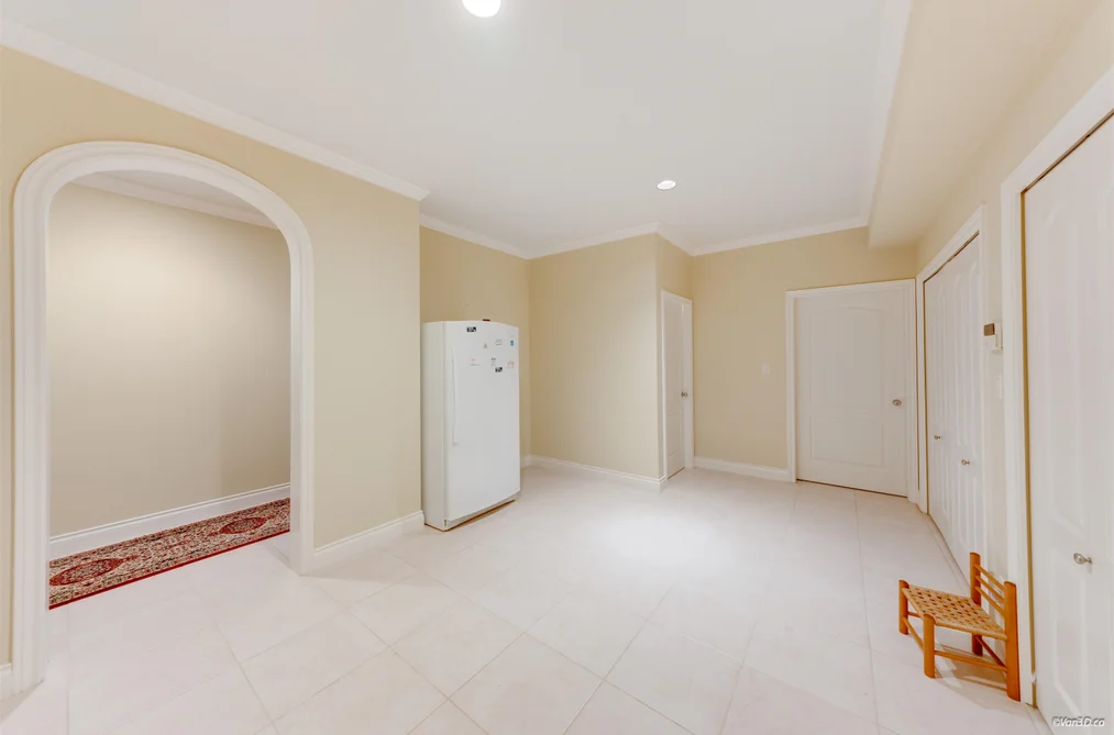 4989 CHALET PLACE, North Vancouver, BC — Residential for Sale — Photo 13 of 36