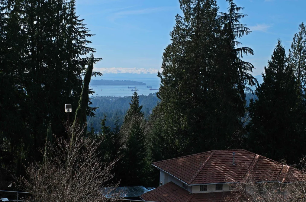 4989 CHALET PLACE, North Vancouver, BC — Residential for Sale — Photo 3 of 36