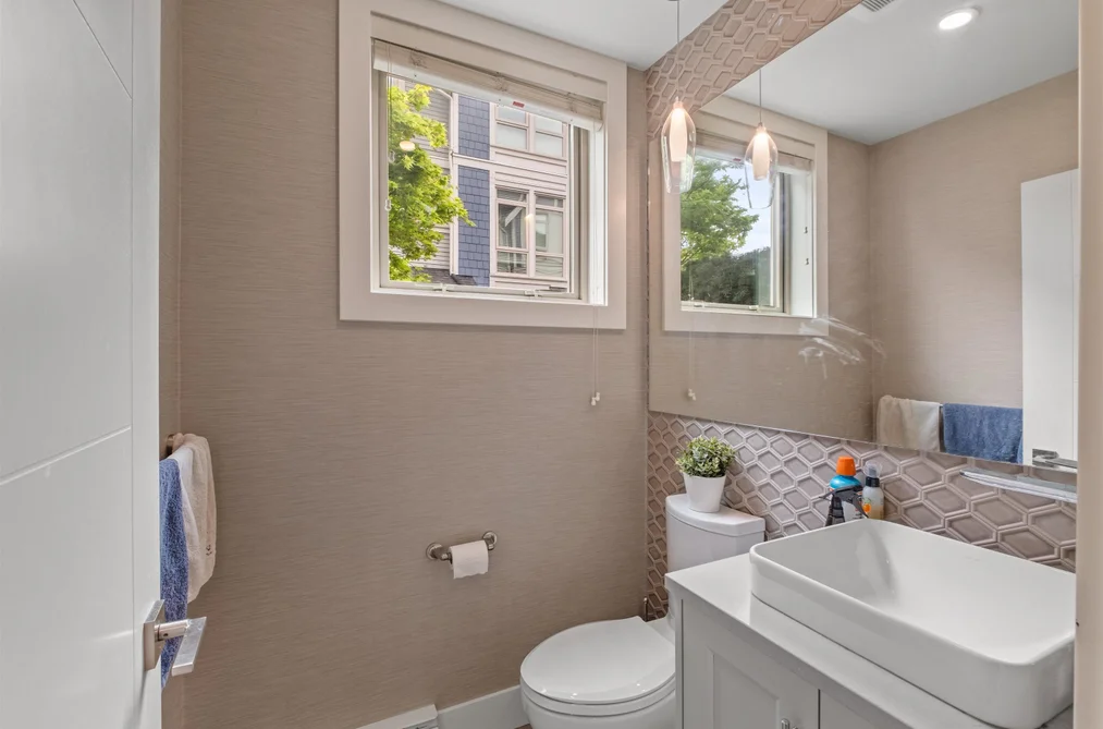 5-115 W Queens Road, North Vancouver, BC - Townhouse for Sale - Photo 11 of 24 5-115 W Queens Road, North Vancouver, BC - Townhouse for Sale - Photo 11 of 24