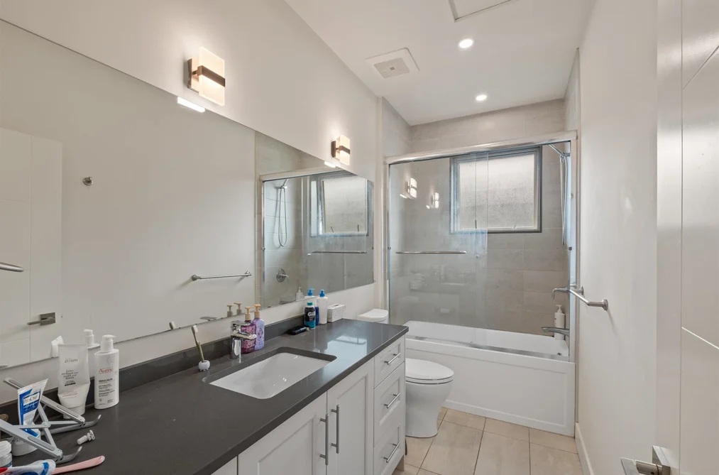 5-115 W Queens Road, North Vancouver, BC - Townhouse for Sale - Photo 16 of 24 5-115 W Queens Road, North Vancouver, BC - Townhouse for Sale - Photo 16 of 24