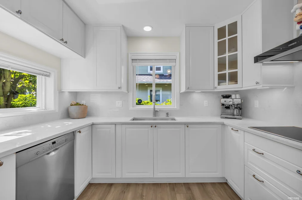 Row House (Non-Strata) for sale at 5 1233 W 16th Street North Vancouver British Columbia - MLS: R3165442