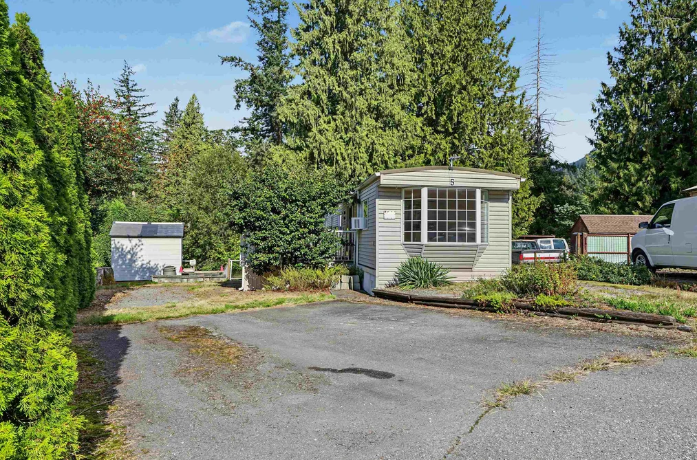 5 - 2216 Lougheed Highway, Agassiz, BC - MLS: R3160771 - Photo 3 5 - 2216 Lougheed Highway, Agassiz, BC - MLS: R3160771 - Photo 3
