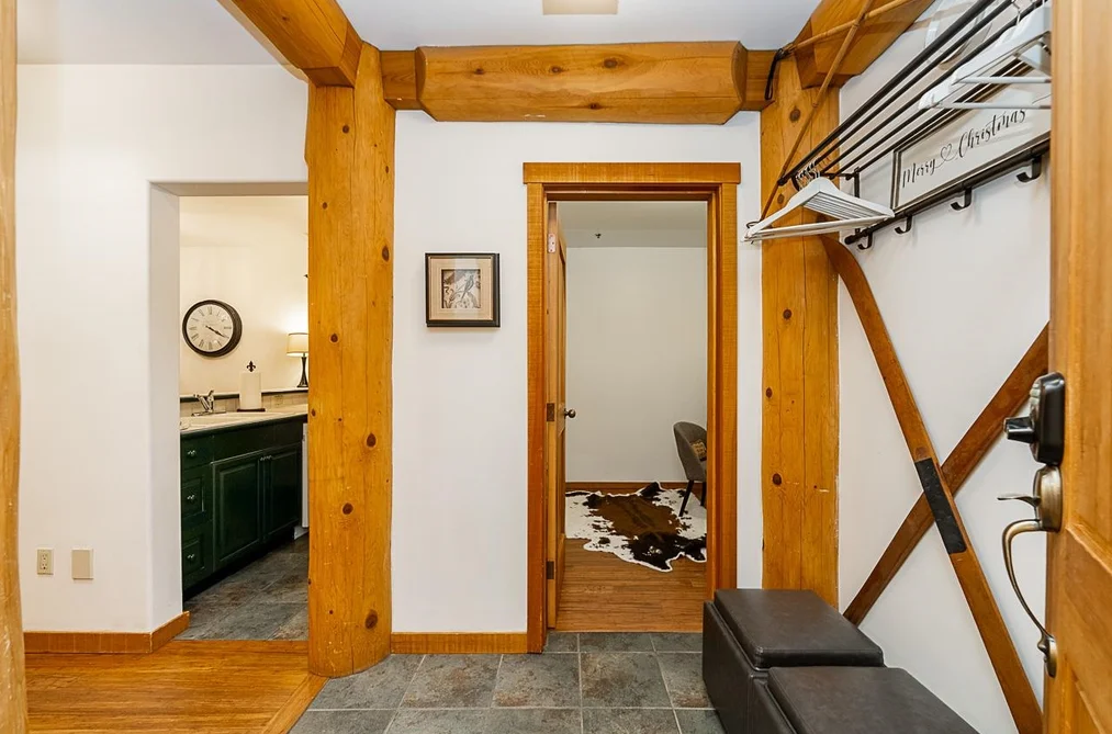 5 2240 NORDIC DRIVE DRIVE, Whistler BC V8E 0P3, Whistler BC — Residential for Sale — Photo 3 of 40